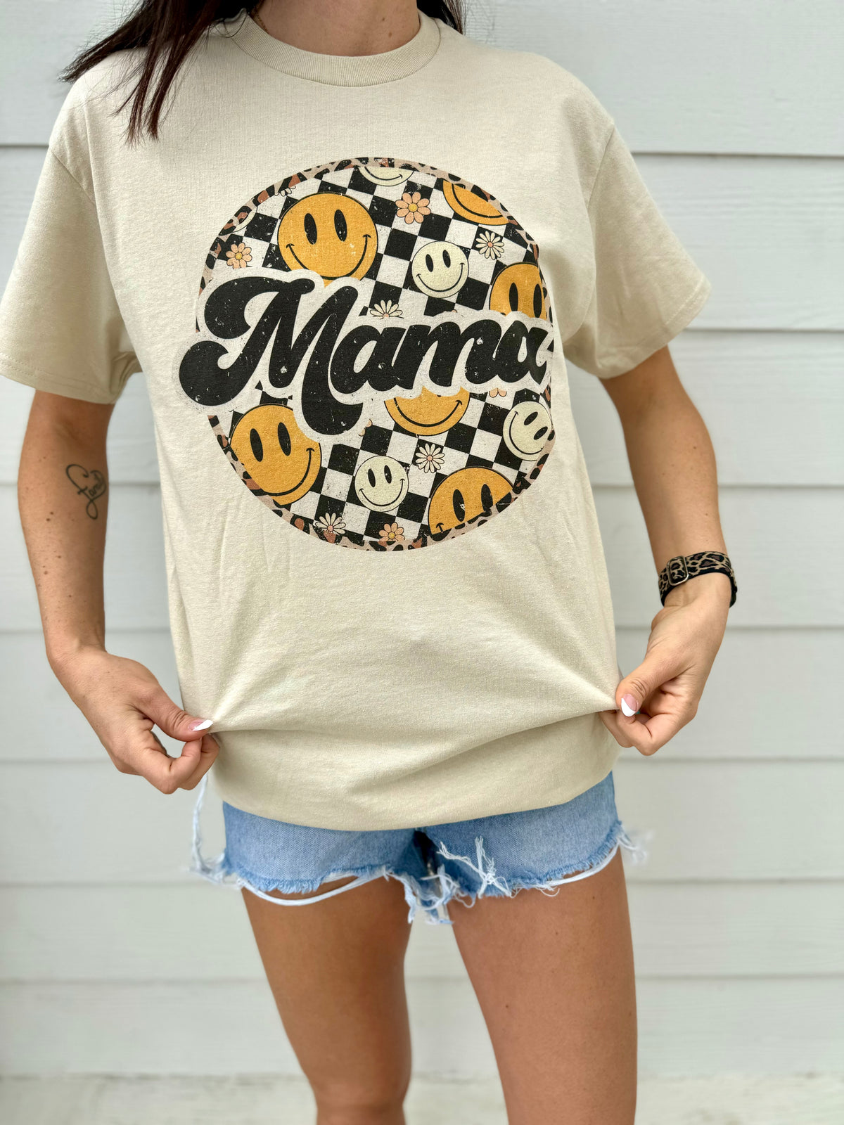 MOM WITH SMILES TEE